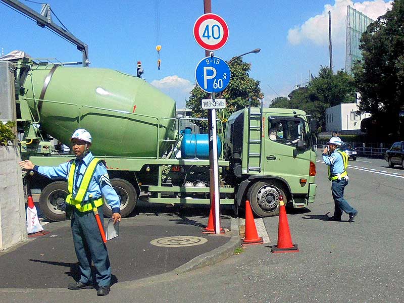 迂回誘導警備の様子